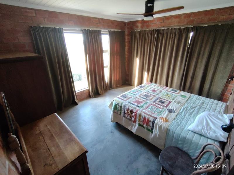 To Let 3 Bedroom Property for Rent in Paradise Beach Eastern Cape